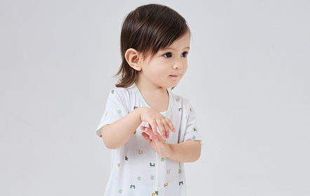 婴幼儿爬服